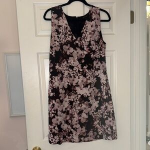 Banana Republic Like New- Floral Sleeveless soft Dress.Black,deep purplish white